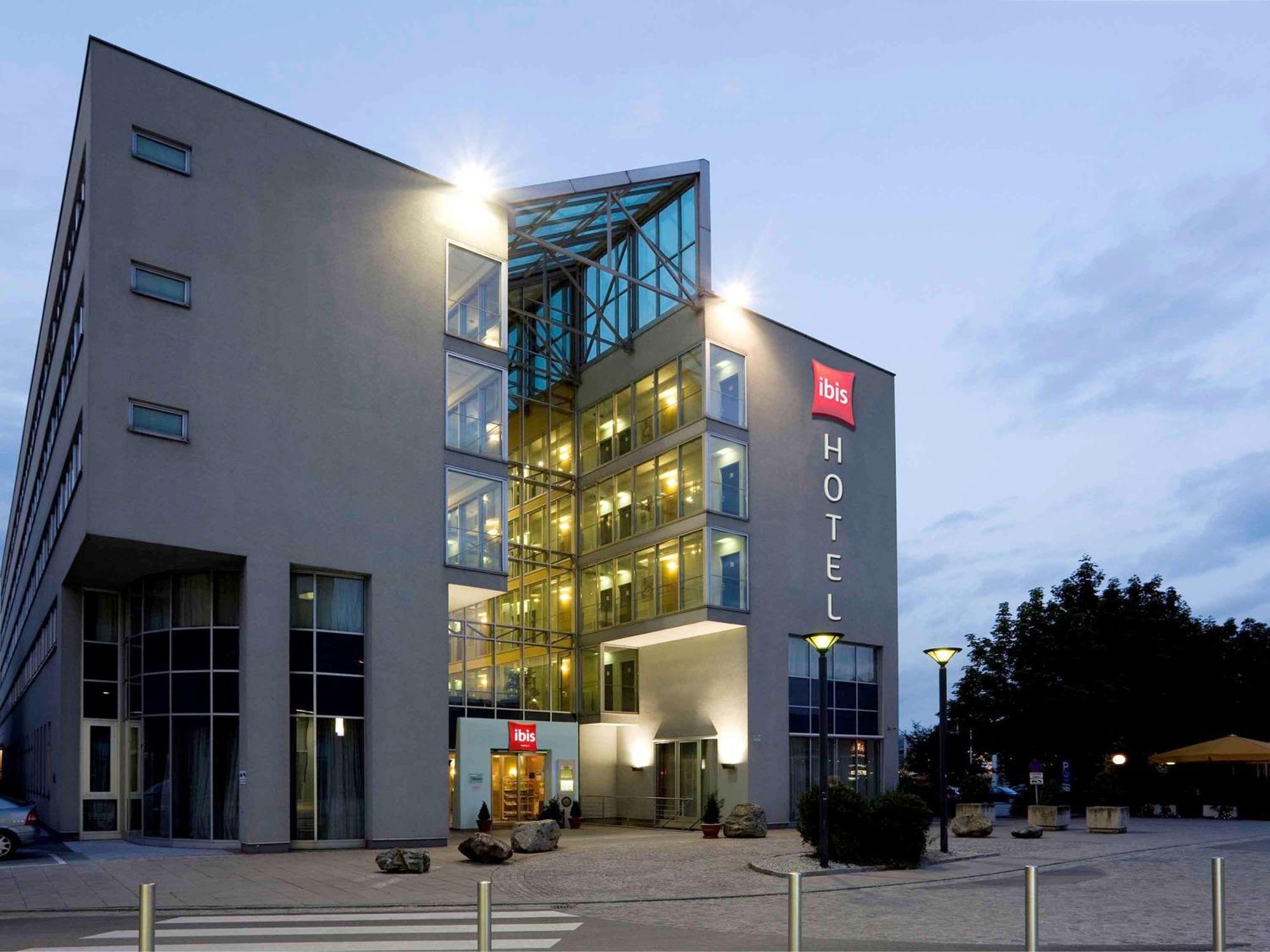 Ibis Linz City Екстериор снимка