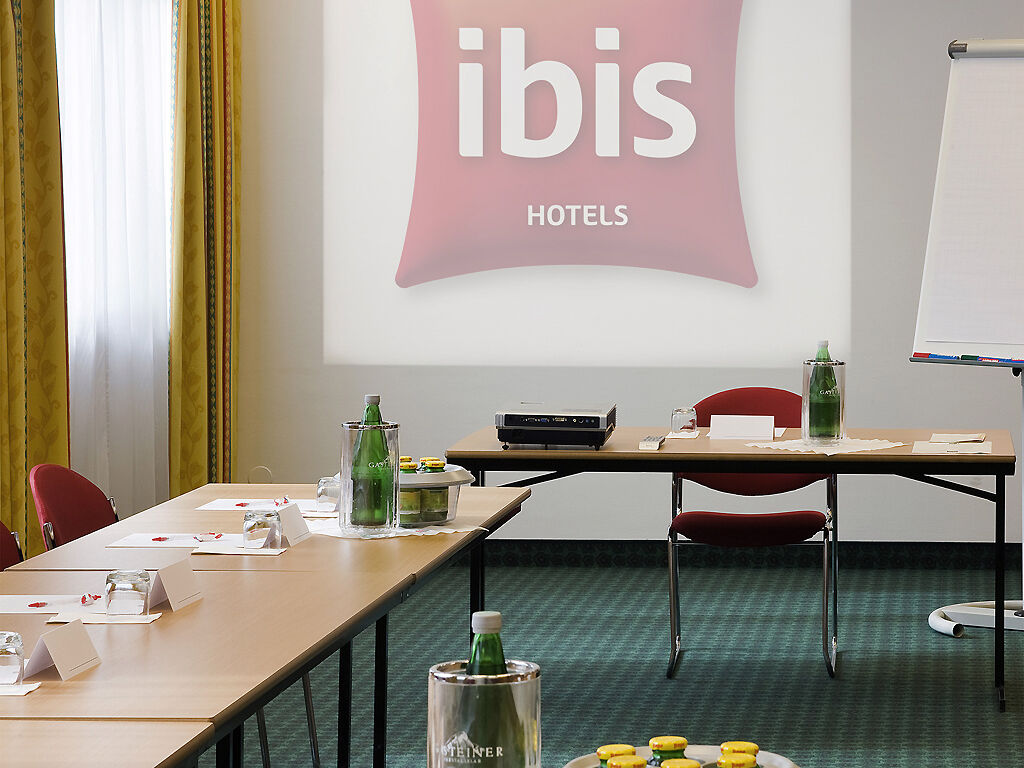 Ibis Linz City Екстериор снимка